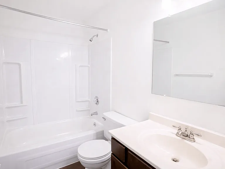 The Lodge Apartments — Photo 8