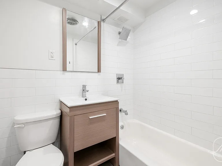 348 W 21st St #1F — Photo 8
