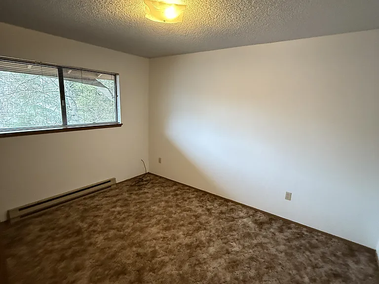 5618 Castle Ave — Photo 4