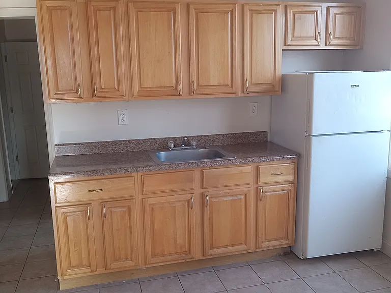 139 Webster Ave #3F — Photo 6