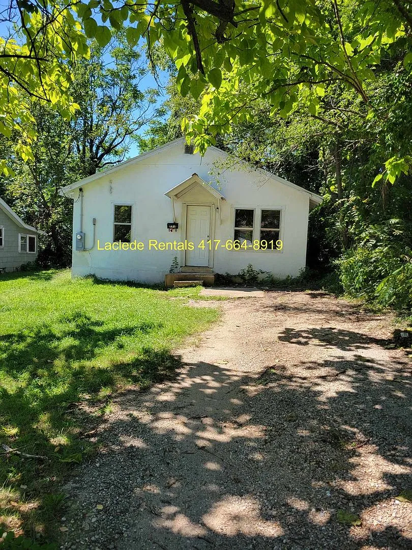 3 Bedroom 1 Bath House For Rent — Photo 1