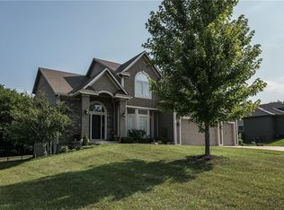 15256 Pine Ridge Rd, Basehor, KS 66007