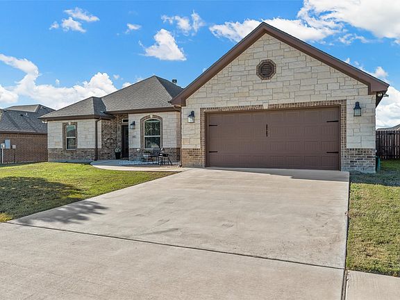 3rd image of 408 Magnolia Dr