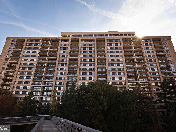 2nd image of 3709 S George Mason Dr APT 213