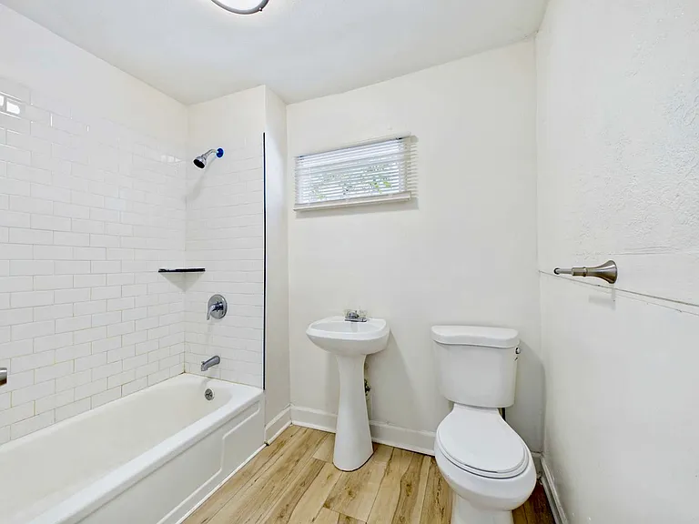 7127 Olive St — Photo 7
