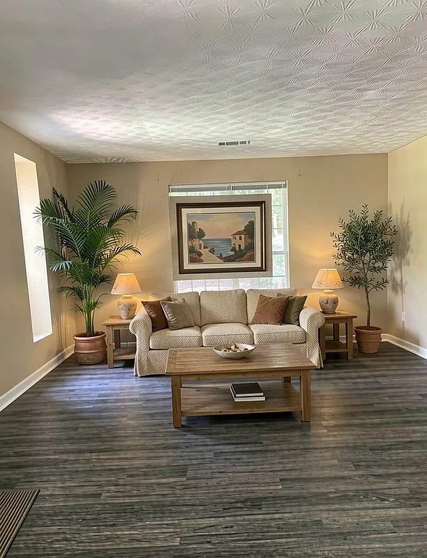 3 bed, 2.0 bath, 1189 sqft, $1,700 — Photo 4