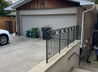 28 Purdon Dr #2, Toronto, ON M3H4X1