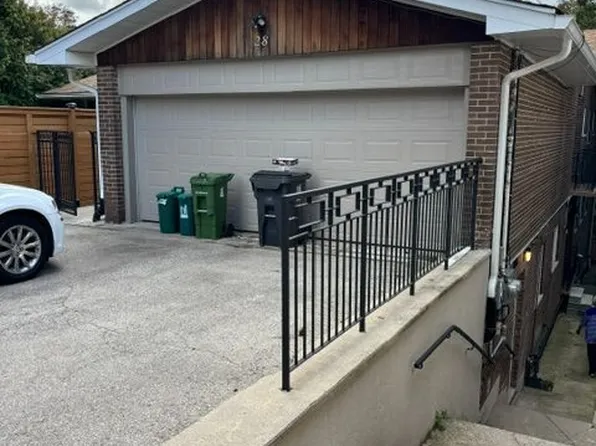 28 Purdon Dr #2, Toronto, ON M3H 4X1