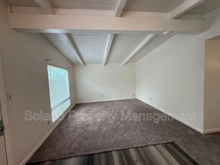 1615 Kentucky St — Photo 6