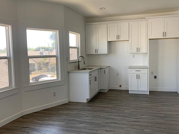 3rd image of 3900 La Salle Ave