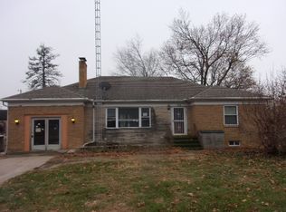 102 W Center St, Le Roy, IL 61752