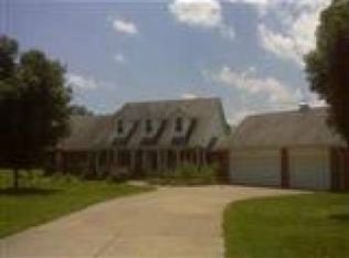 2105 S Spring Dr, Springfield, MO 65809