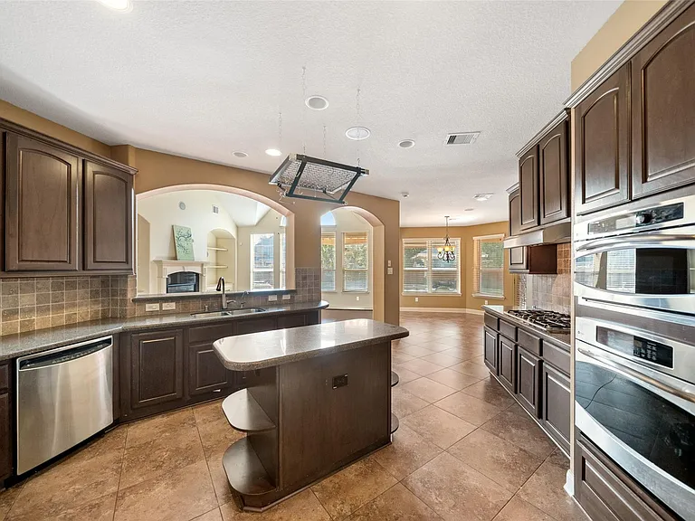 14318 Red Creek Cove Ln — Photo 25