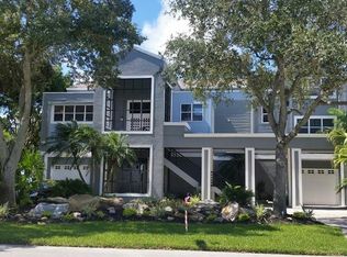 966 Point Seaside Dr, Crystal Beach, FL 34681