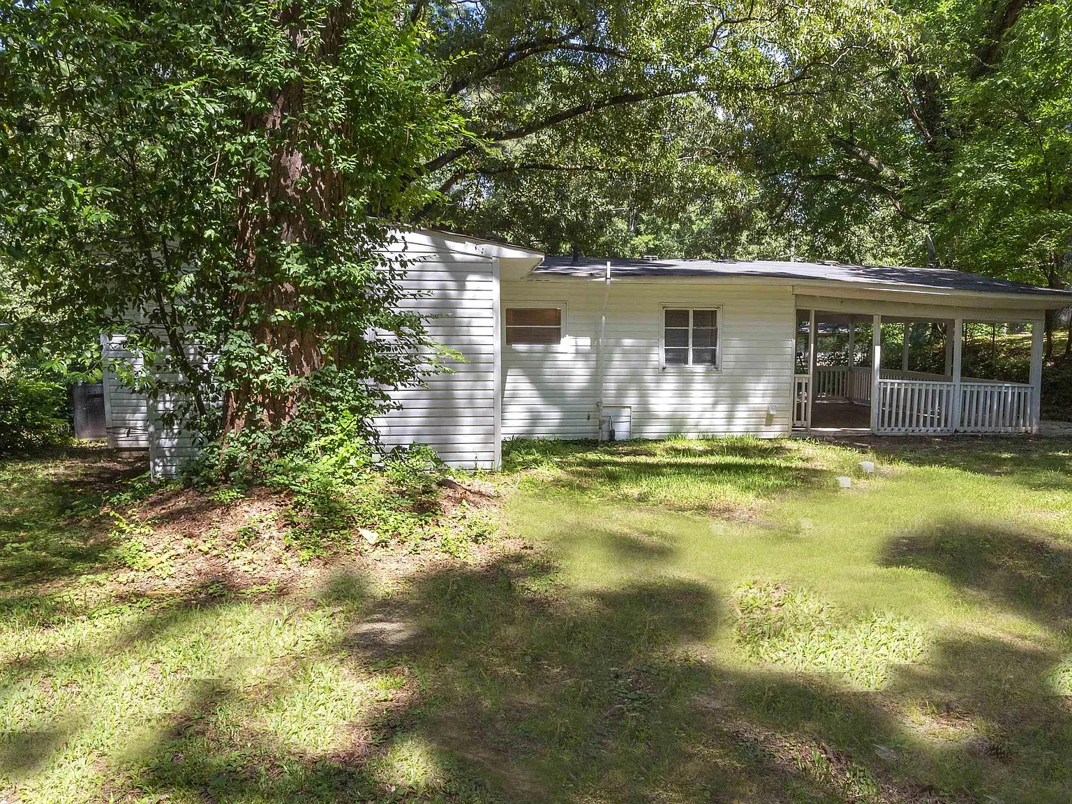 3 bed, 1.0 bath, 880 sqft, $980 — Photo 4