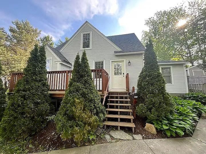 1st image of 289 Malletts Bay Ave #B