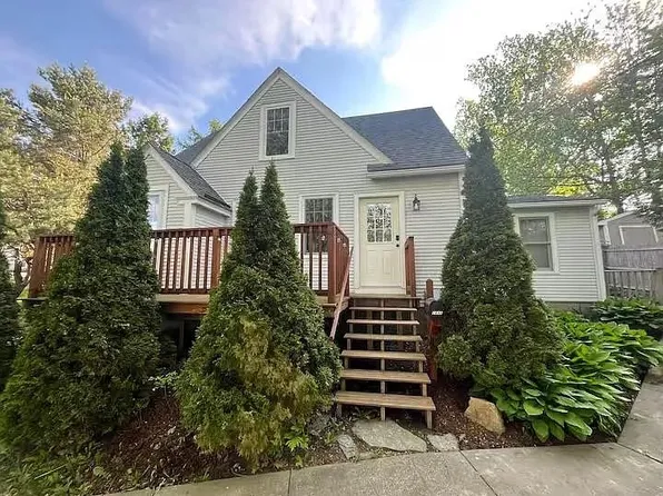 289 Malletts Bay Ave #B, Winooski, VT 05404