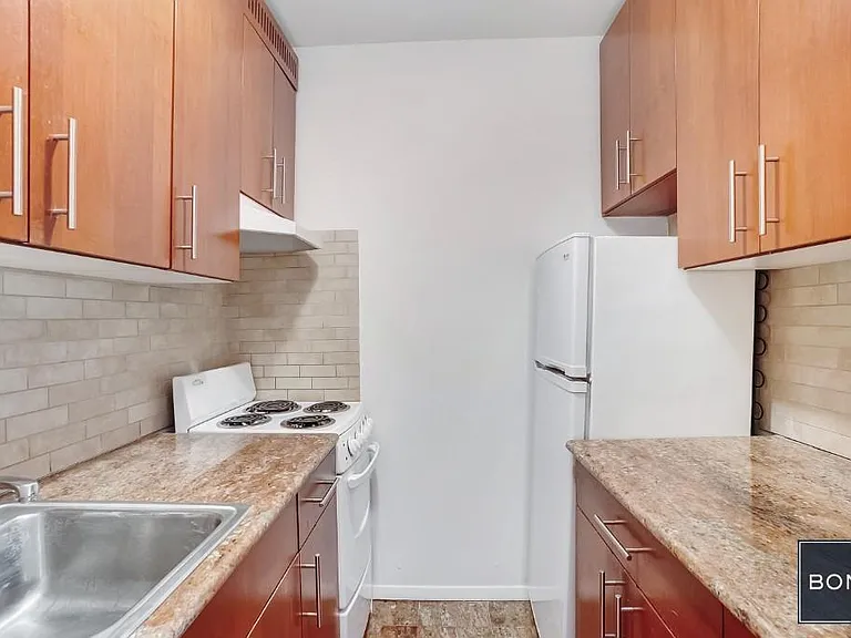 207 E 27th St #PHL — Photo 3