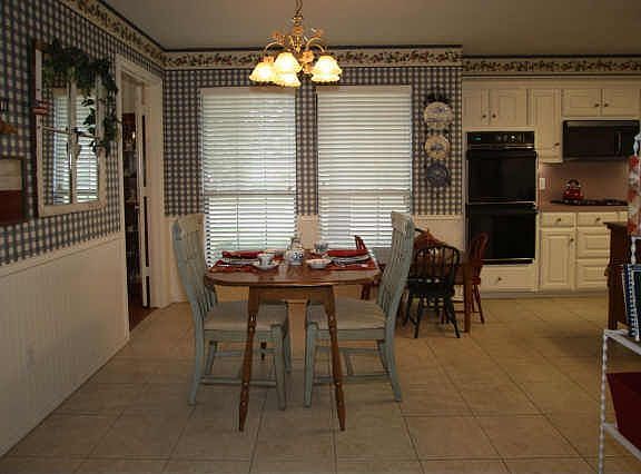 4th image of 802 Heatherwood Dr