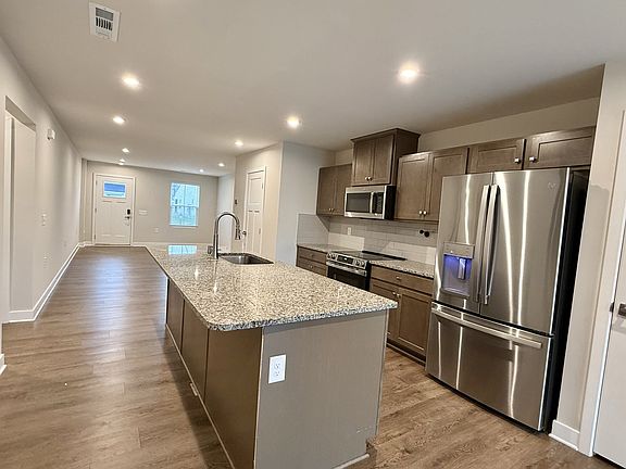 4th image of 1832 Goldsberry St #1