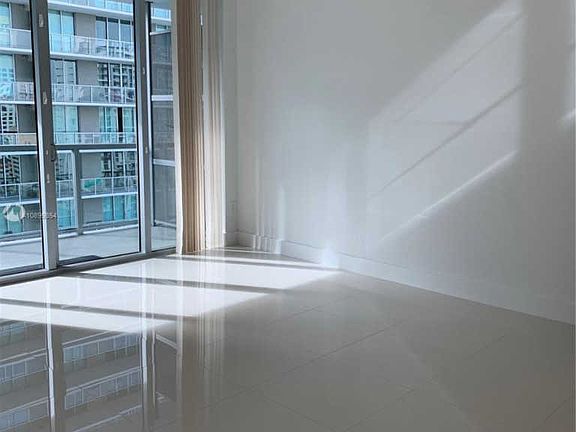 5th image of 1111 SW 1st Ave APT 3015
