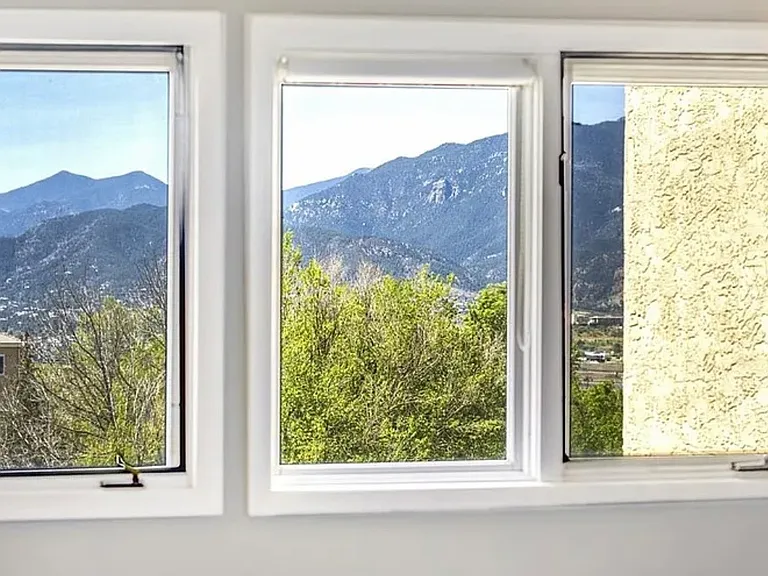 518 Observatory Dr — Photo 16