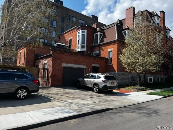 176 Park St, Buffalo, NY 14201