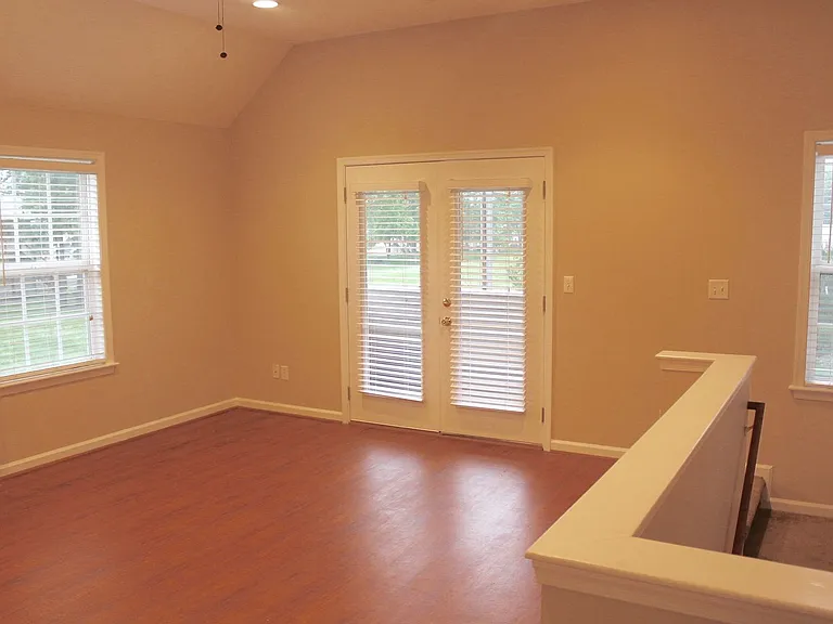 103 S Corwood Ave — Photo 8