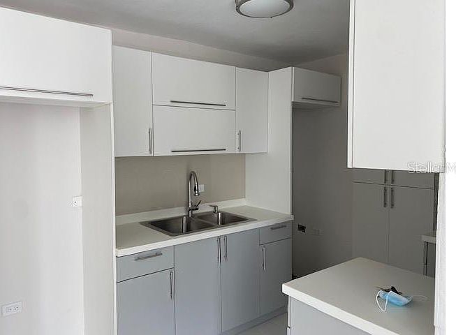 2nd image of 1402 SE De Diego Anx #1402