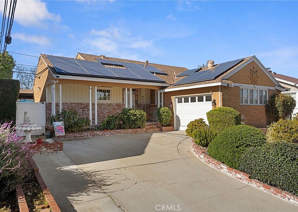 1st image of 2213 Knoxville Ave
