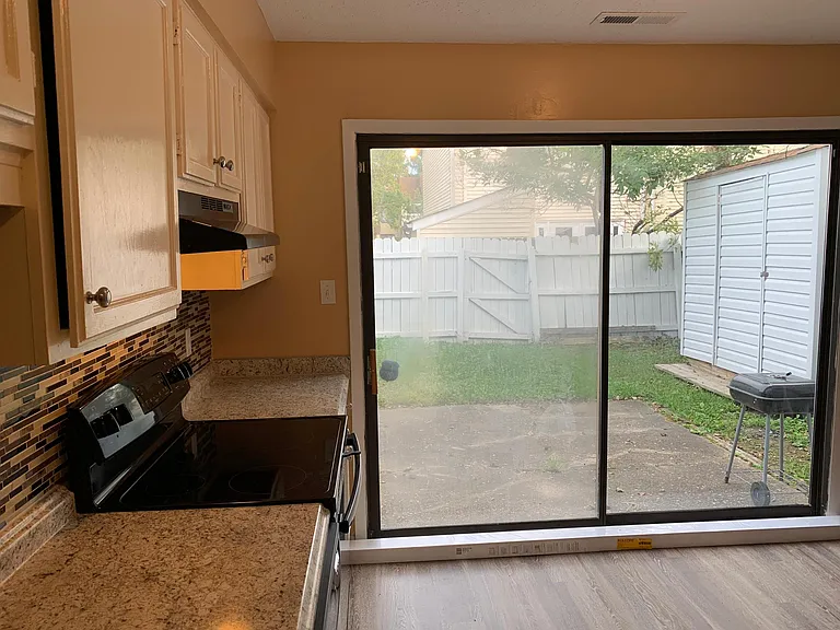 3717 Chimney Creek Dr — Photo 14