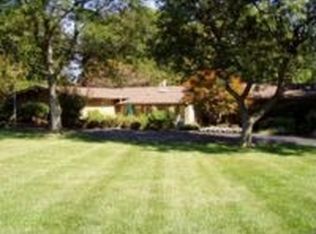 22885 Walsingham Dr, Farmington Hills, MI 48335