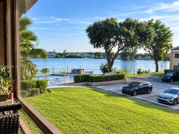 4491 Crystal Lake Dr APT 204B, Pompano Beach, FL 33064