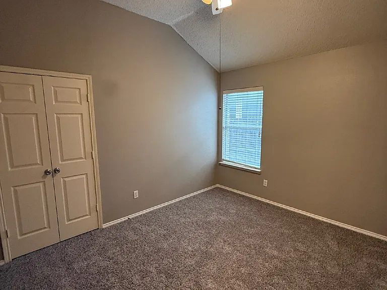 6105 Comfort Dr — Photo 21