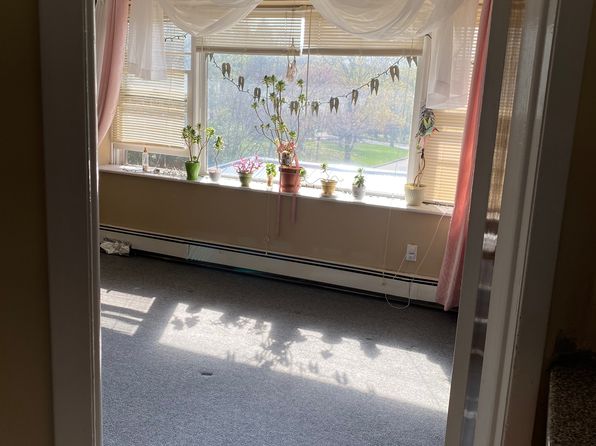 (undisclosed Address), Dix Hills, NY 11746