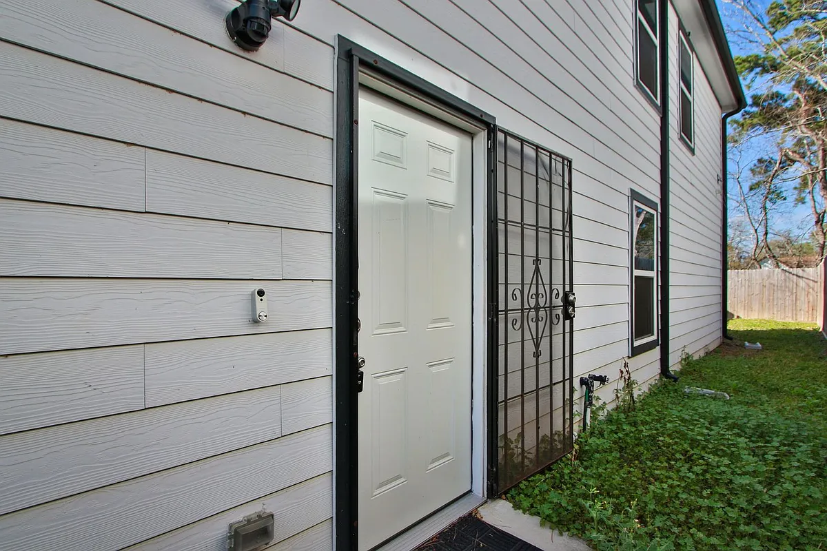 Building Photo - 5709 Breland St #A