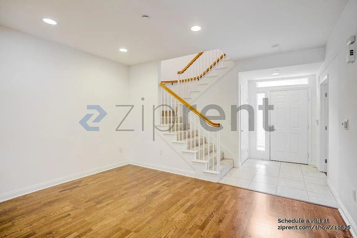 3 bed, 2.5 bath, 1804 sqft, $5,550 — Photo 2