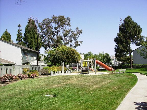 4th image of 970 Marquette Ln