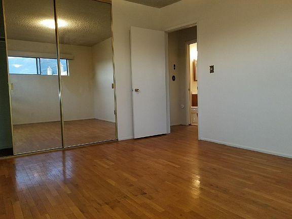 2nd image of 326 N Kenwood St