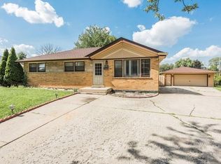 22 W Janice Ln, Addison, IL 60101