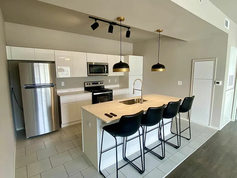 Crown at Seven Oaks Apartment Homes — Photo 15