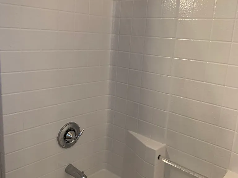 933 Kimbark Ave — Photo 3