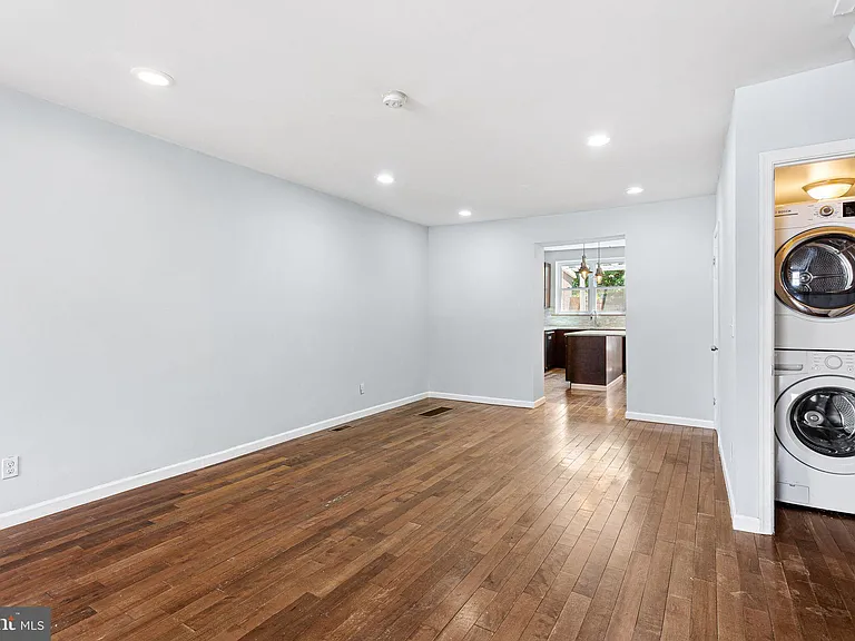 1240 Federal St — Photo 7