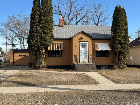 211 Broadway STREET W, Yorkton, SK S3N 0M9