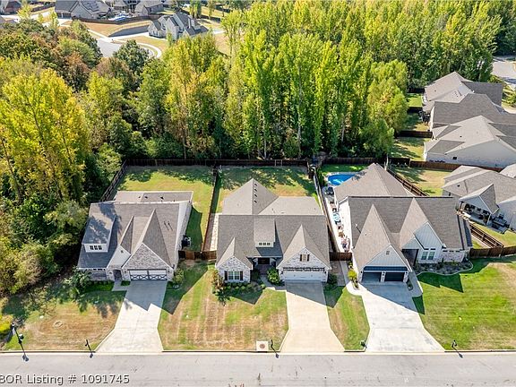 3rd image of 8112 Donnington Ct