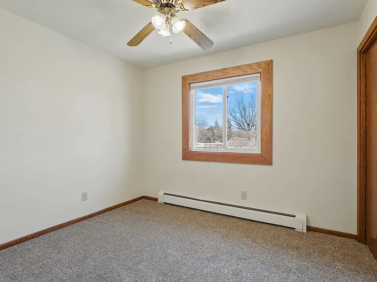 613 Park Ave — Photo 10