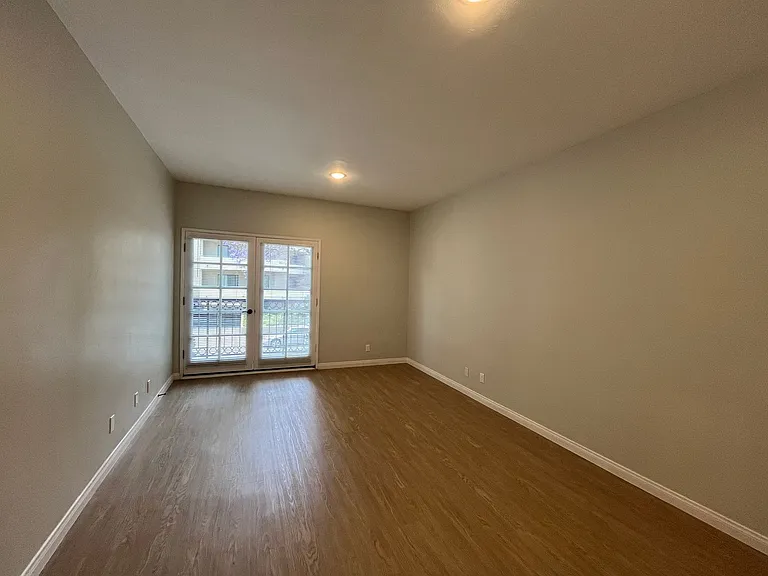 1620 South Bentley Ave — Photo 25