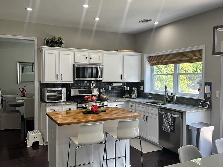 530 Sessingham Ct — Photo 8