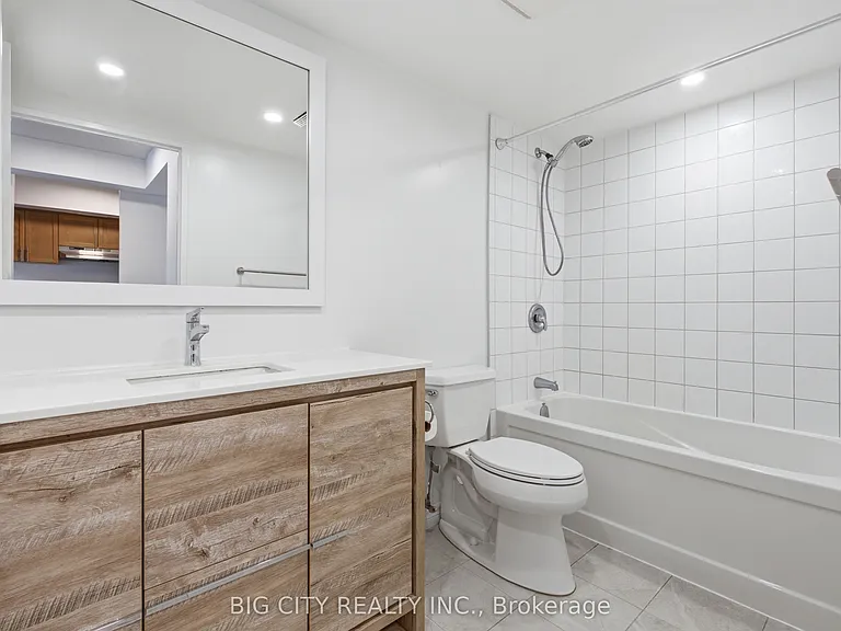 92 King St E #803 — Photo 13