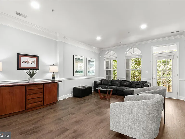 7207 Phelps Hill Ct — Photo 10